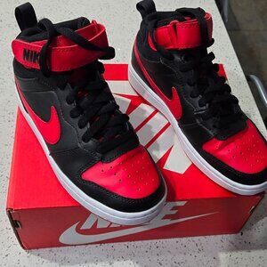 Boys Nike Court Borough Mid 2 (GS) Sneakers